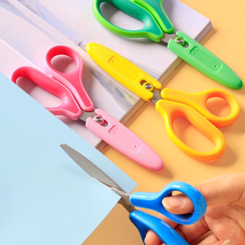 Art Craft For Toddlers - 保護カバー付き子供用安全はさみ、クラフトはさみ、先端が丸い幼児用トレーニングはさみ、画材