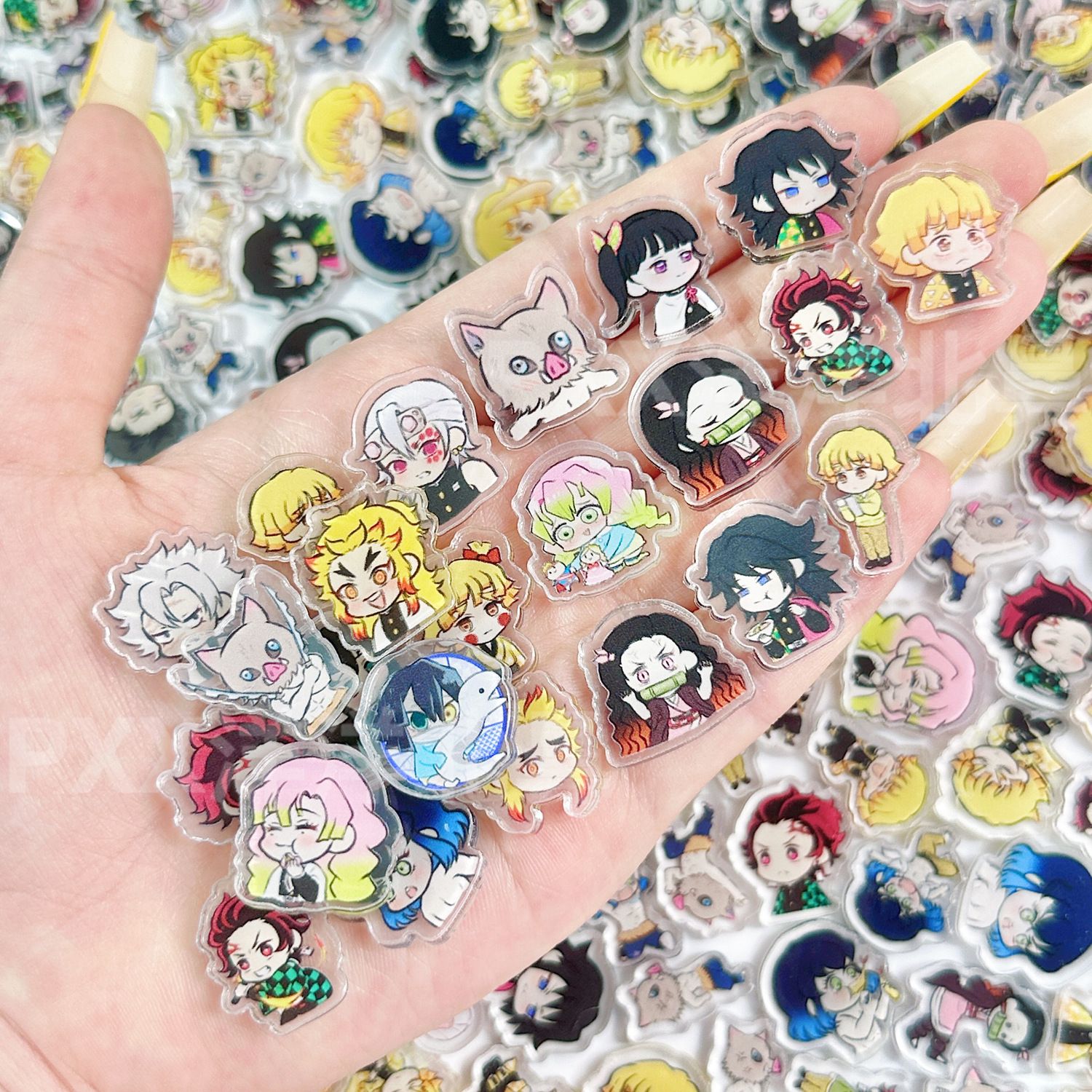 50/100枚入り 1/2cm ミニ鬼滅の刃アクリルシート  - Art Craft Materials のレビューと価格
