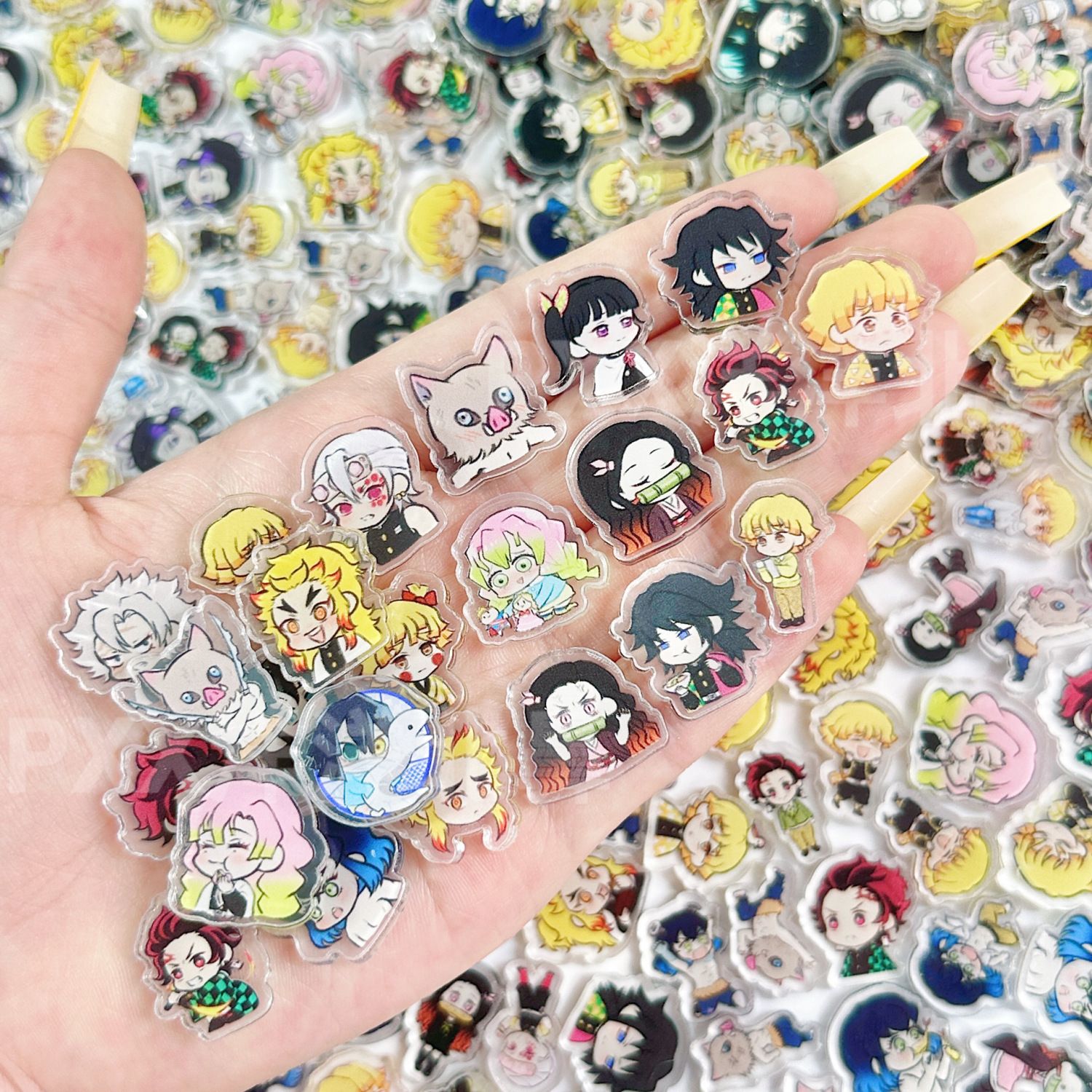 50/100枚入り 1/2cm ミニ鬼滅の刃アクリルシート  - Art Craft Materials のレビューと価格