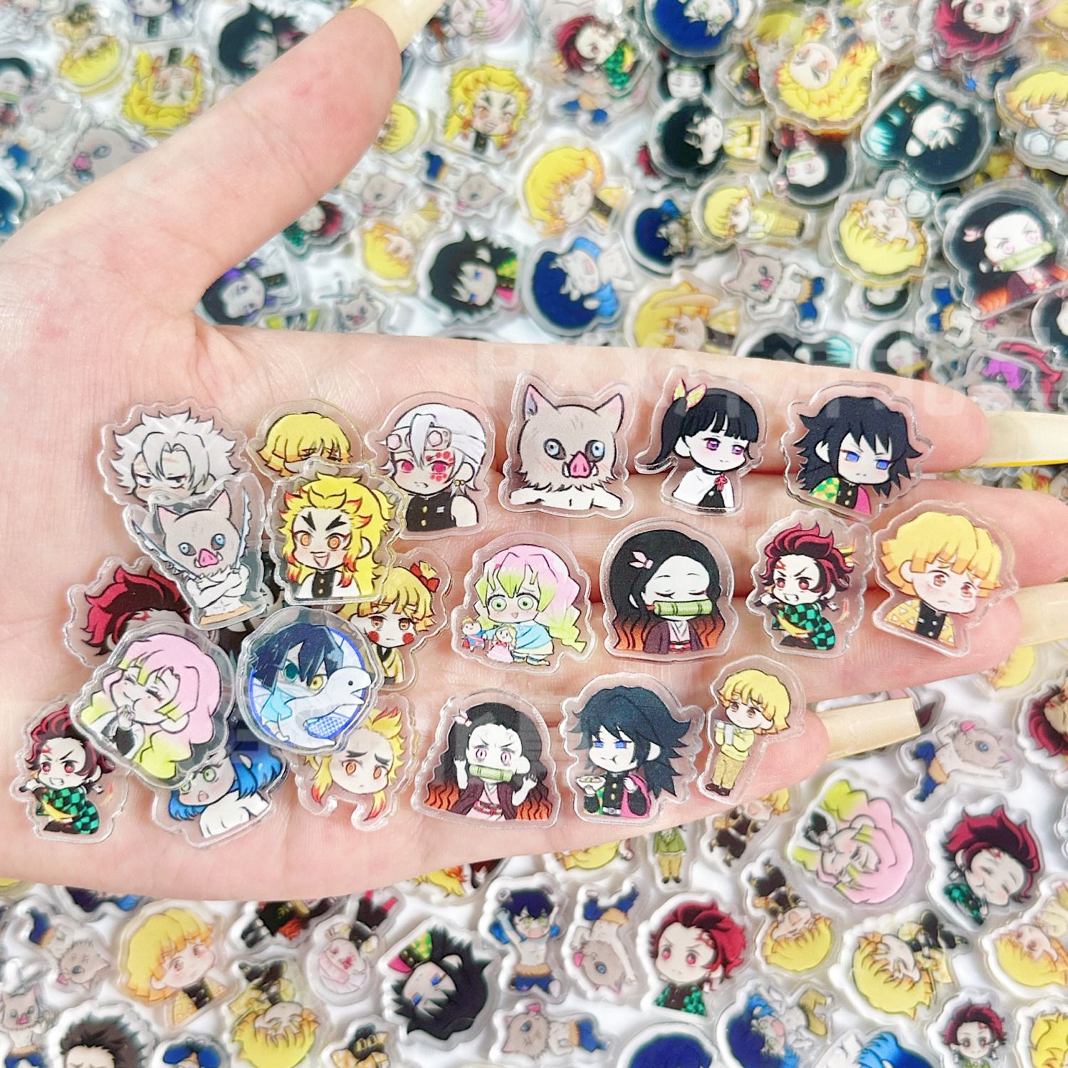 50/100枚入り 1/2cm ミニ鬼滅の刃アクリルシート  - Art Craft Materials のレビューと価格