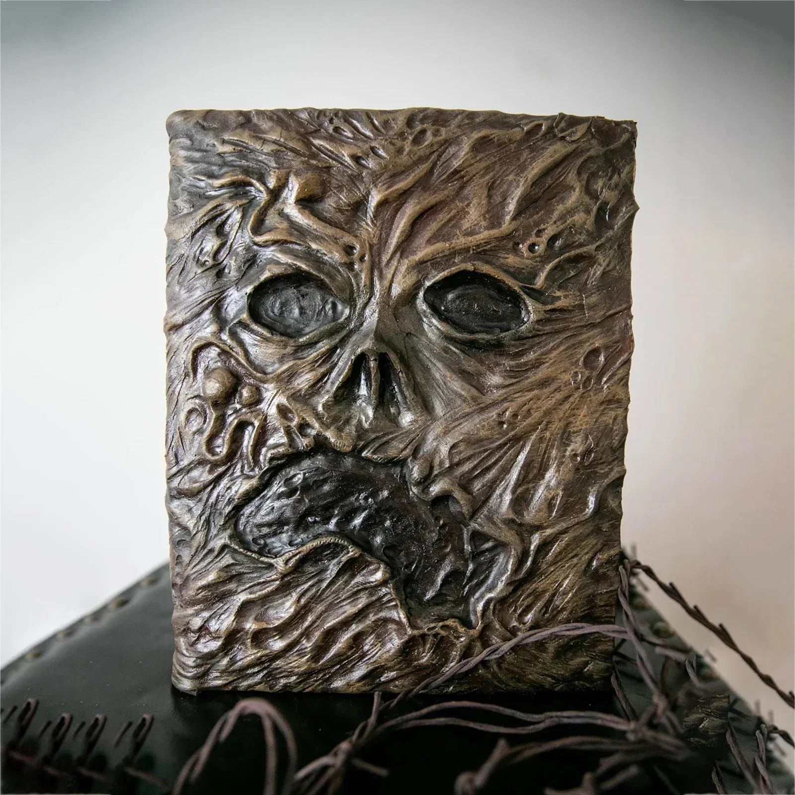 ヴィンテージ・ネクロノミコン - 黒魔術召喚書、25ページの - Art Craft Book のレビューと価格
