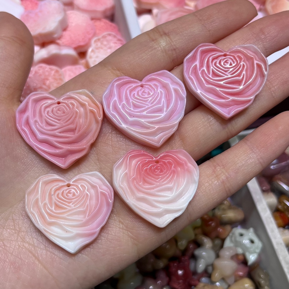 2 個天然クイーンシェルストーンハートローズ彫刻クリスタル工 - Queen Art Craft のレビューと価格
