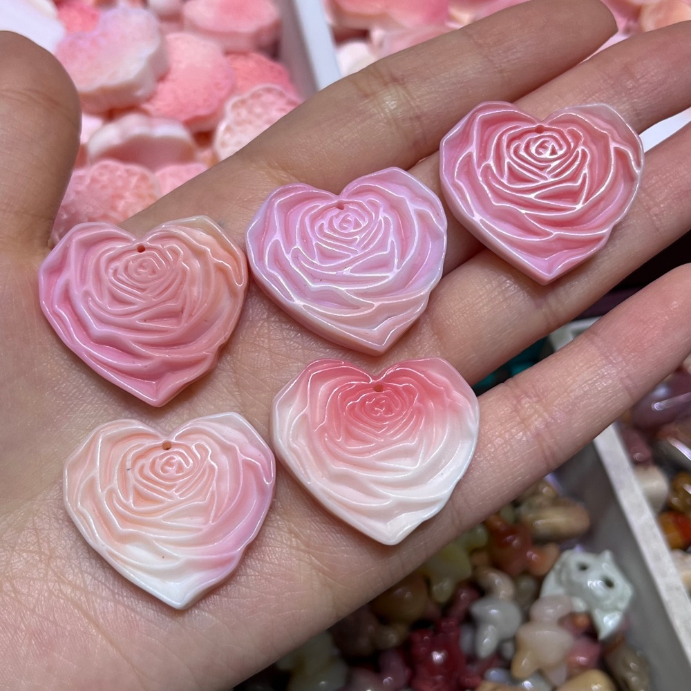 2 個天然クイーンシェルストーンハートローズ彫刻クリスタル工 - Queen Art Craft のレビューと価格